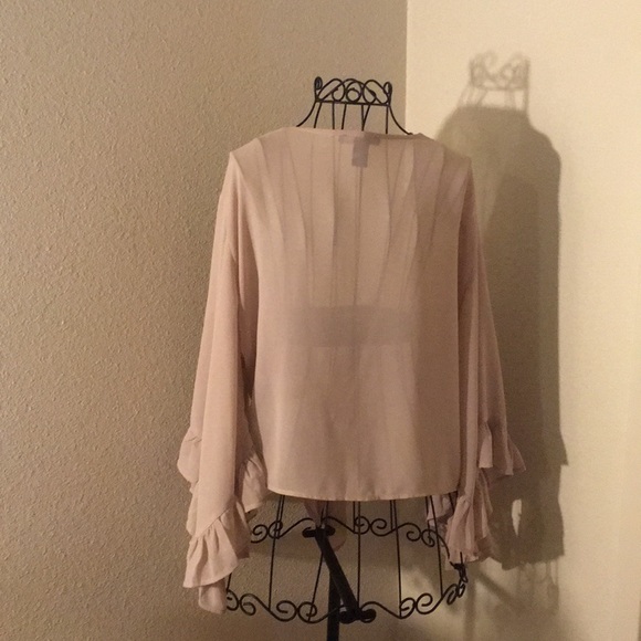 💥3for$25💥Forever21 Ruffled Flowing Tie Front Top - Picture 3 of 3